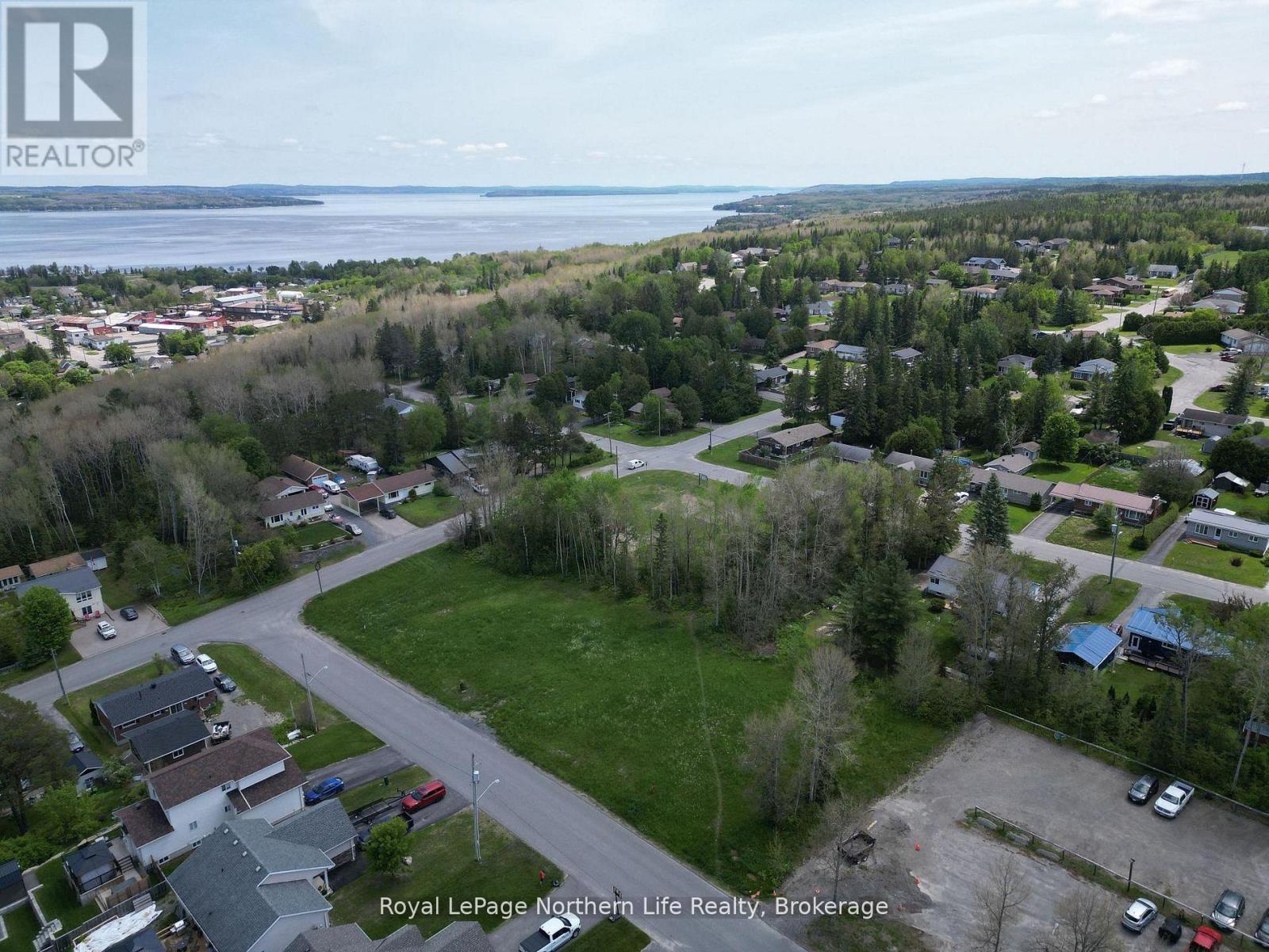 Photo 1 of 4 — 536 MCCAMUS AVENUE, Temiskaming Shores (New Liskeard), ON P0J1P0