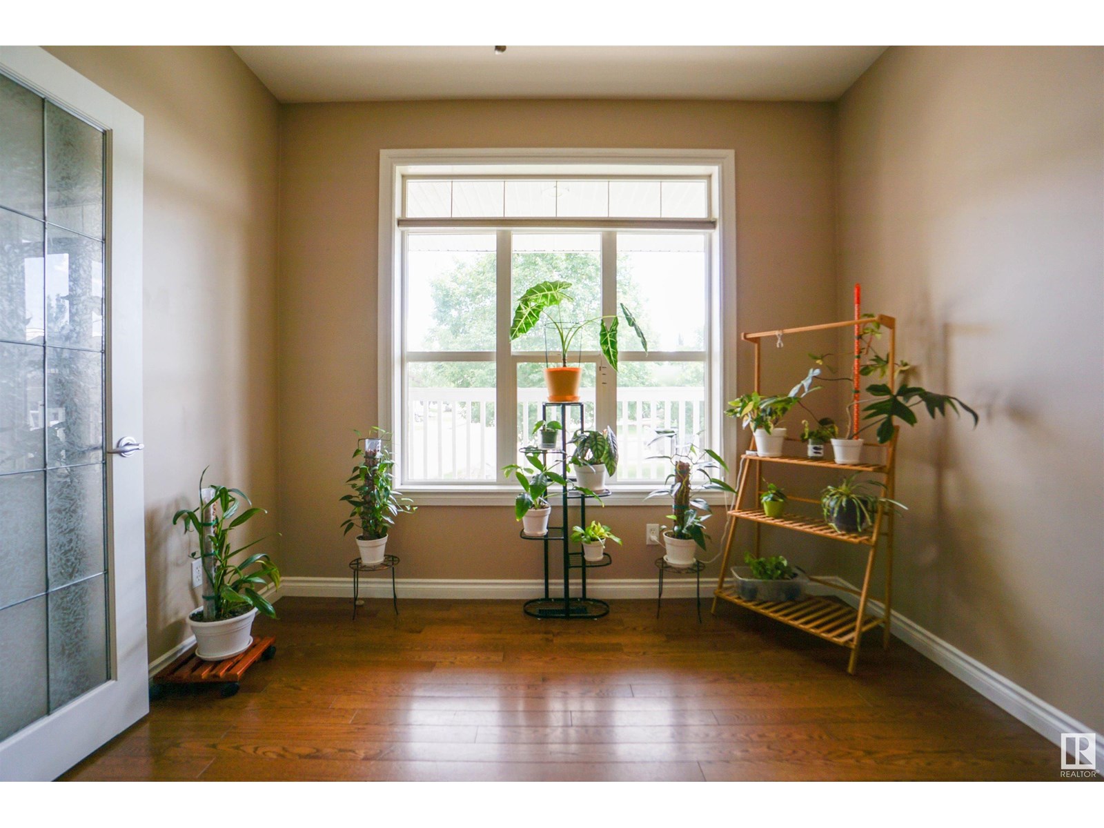 32 CHARLTON WY