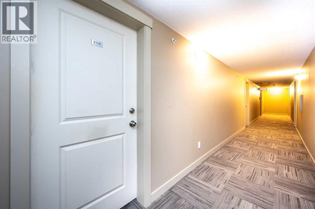 8206, 403 Mackenzie Way SW