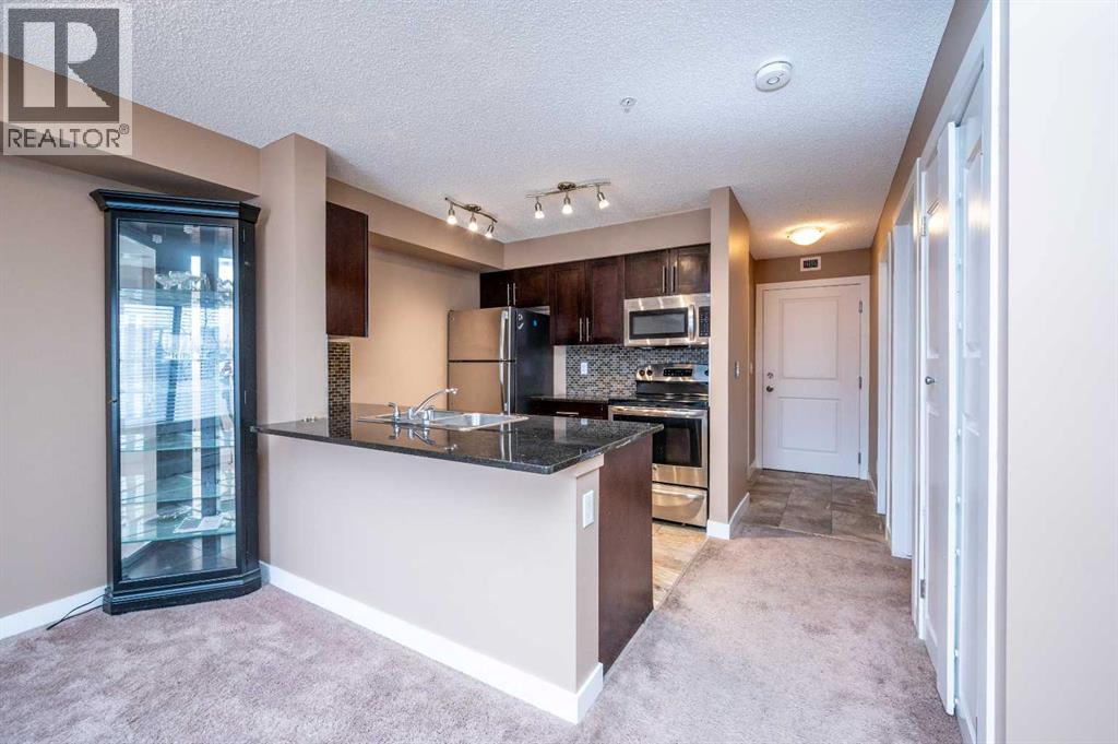 8206, 403 Mackenzie Way SW