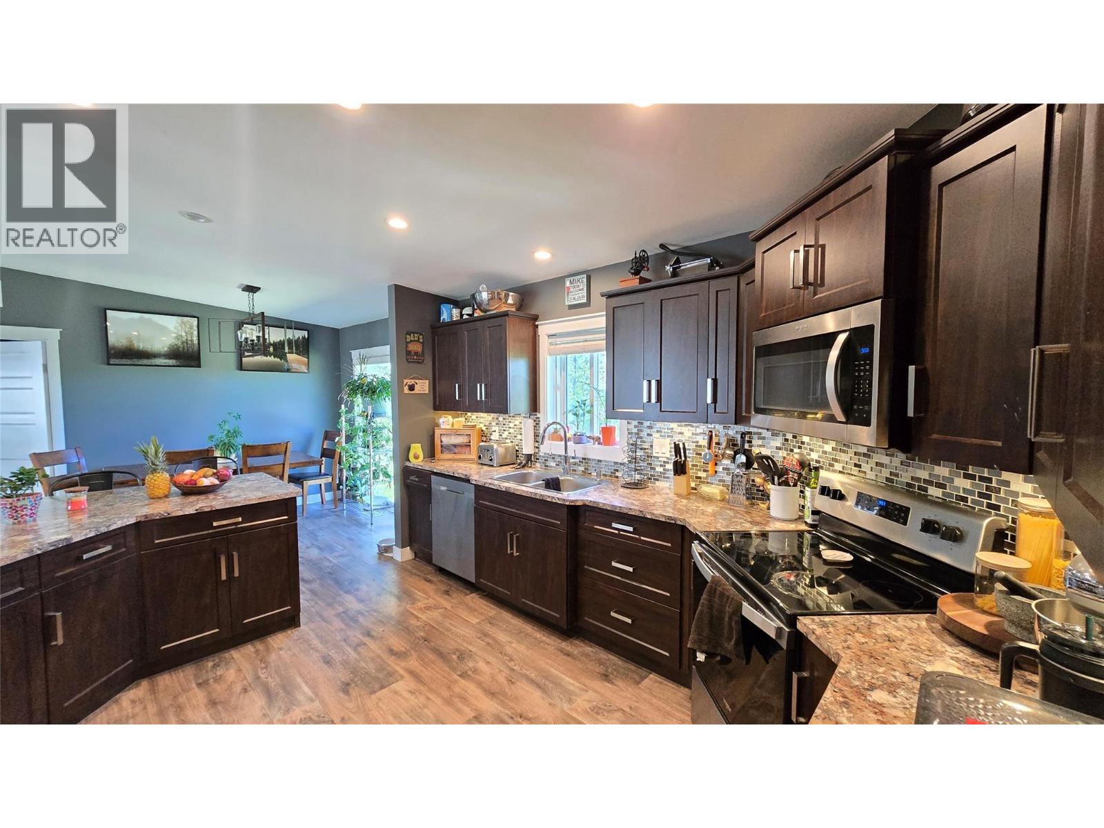 3341 Glengrove Road