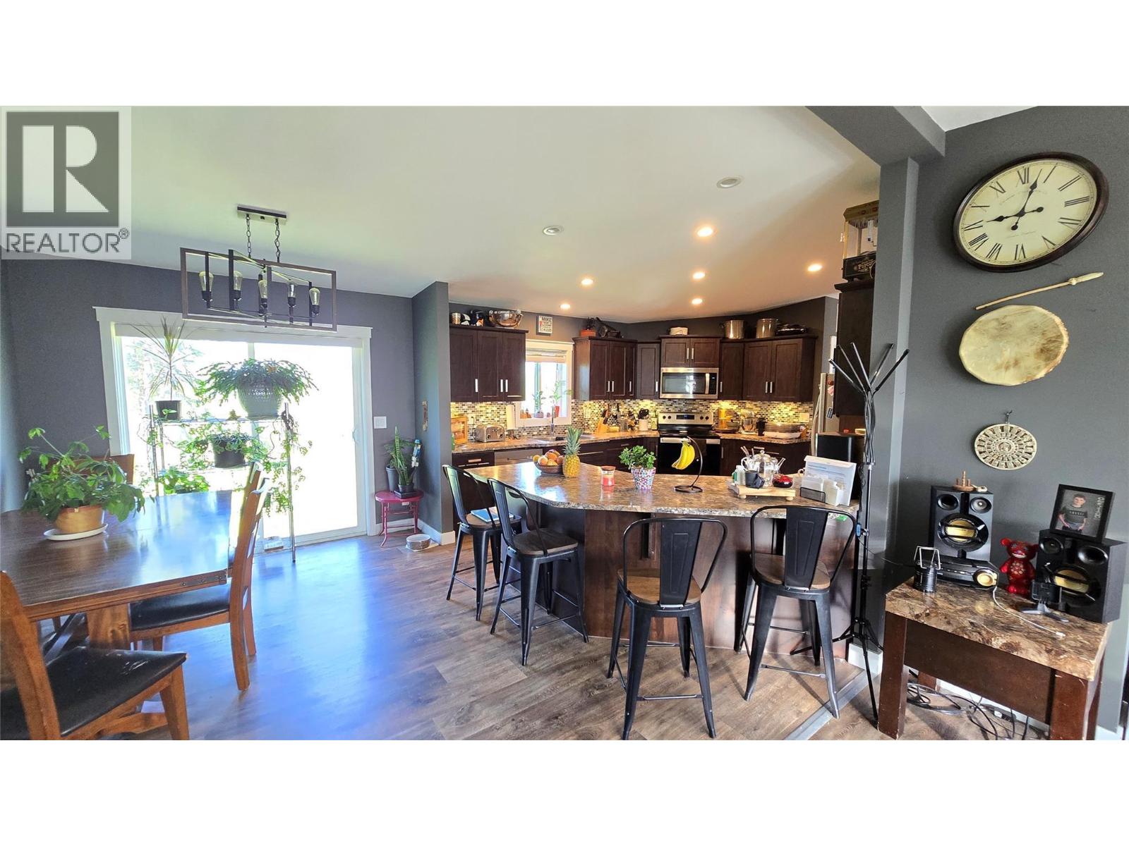 3341 Glengrove Road