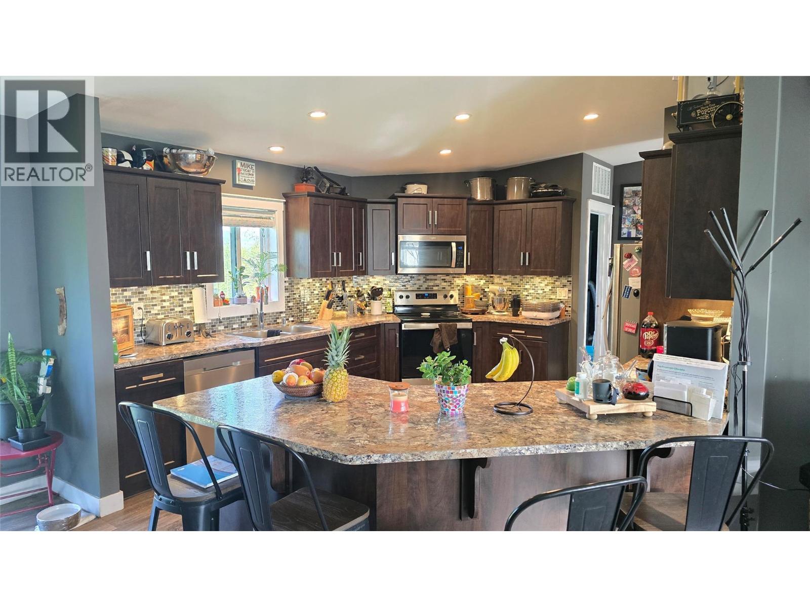 3341 Glengrove Road