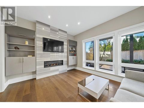 2 330 W 14TH STREET North Vancouver BC V7M1P6