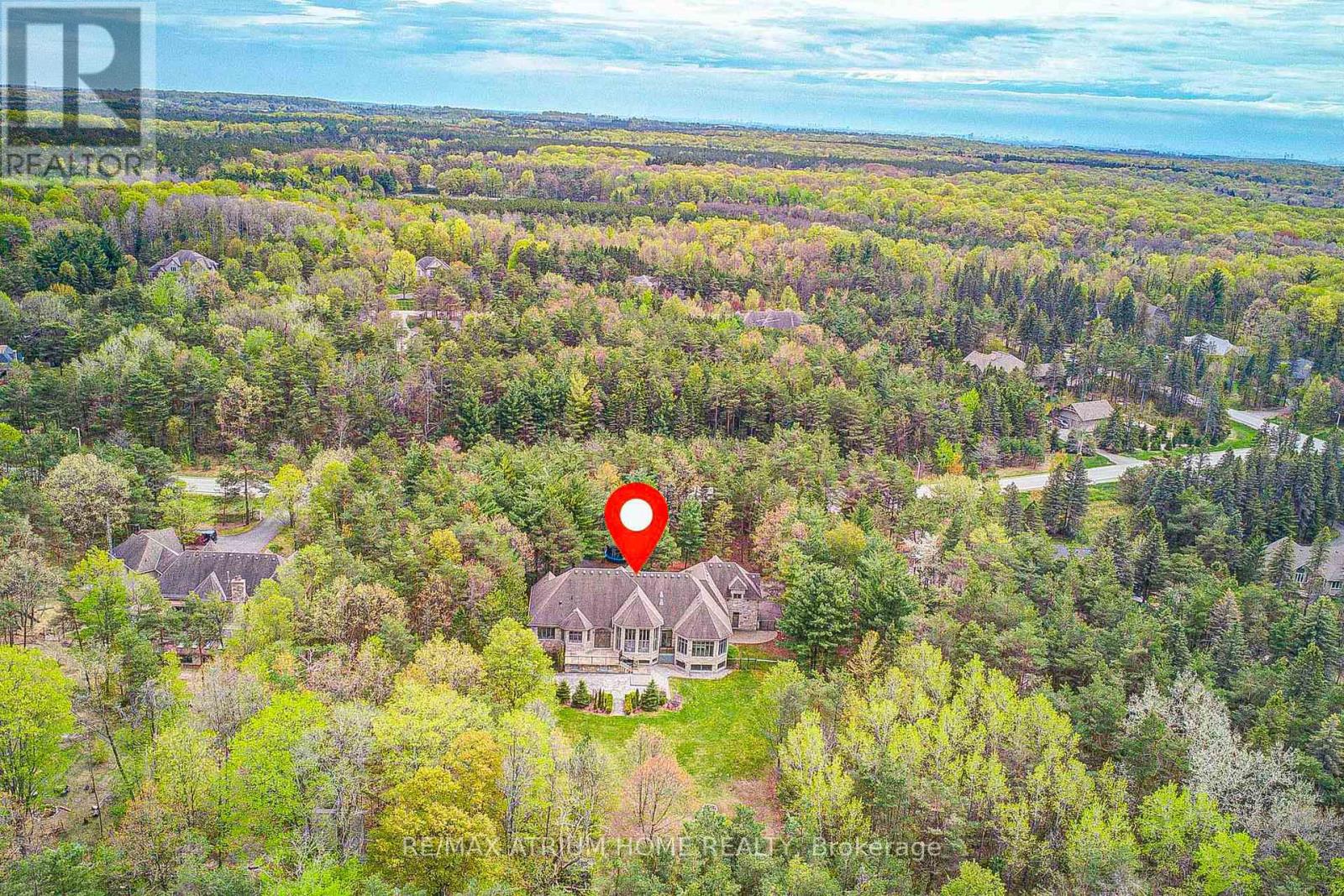 10 WOODLOT COURT