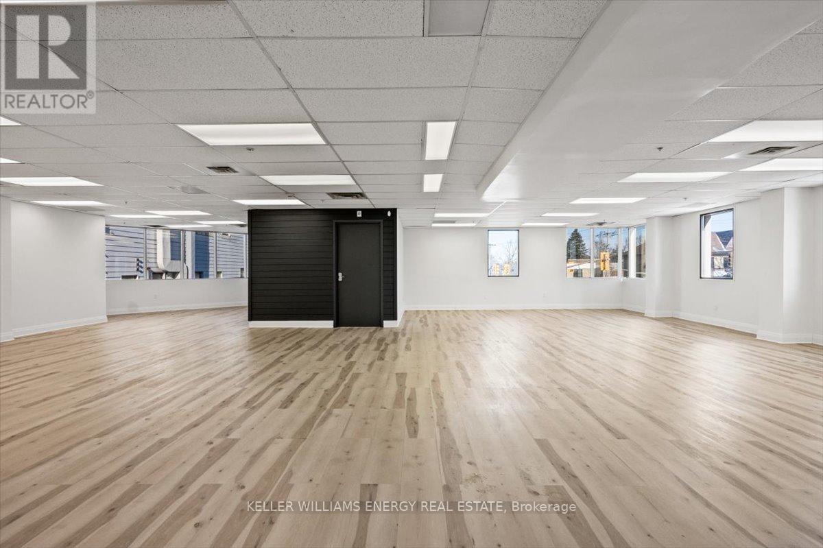 5A - 2 BROCK STREET W