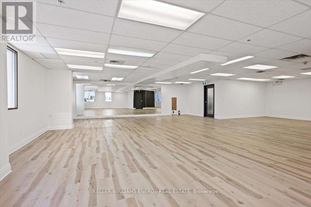 5A - 2 BROCK STREET W