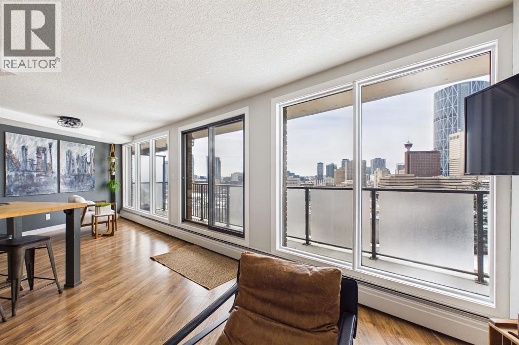 303, 300 Meredith Road NE