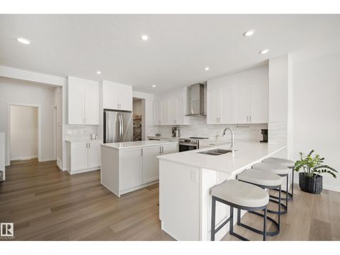 24 ROSEWOOD WY St. Albert AB T8N7Y8