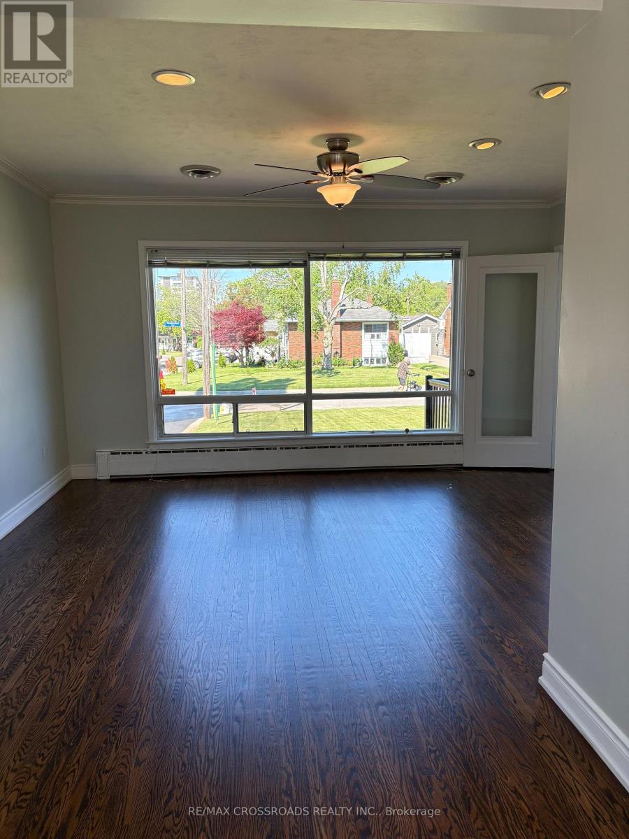 31 ROBERTSFIELD CRESCENT