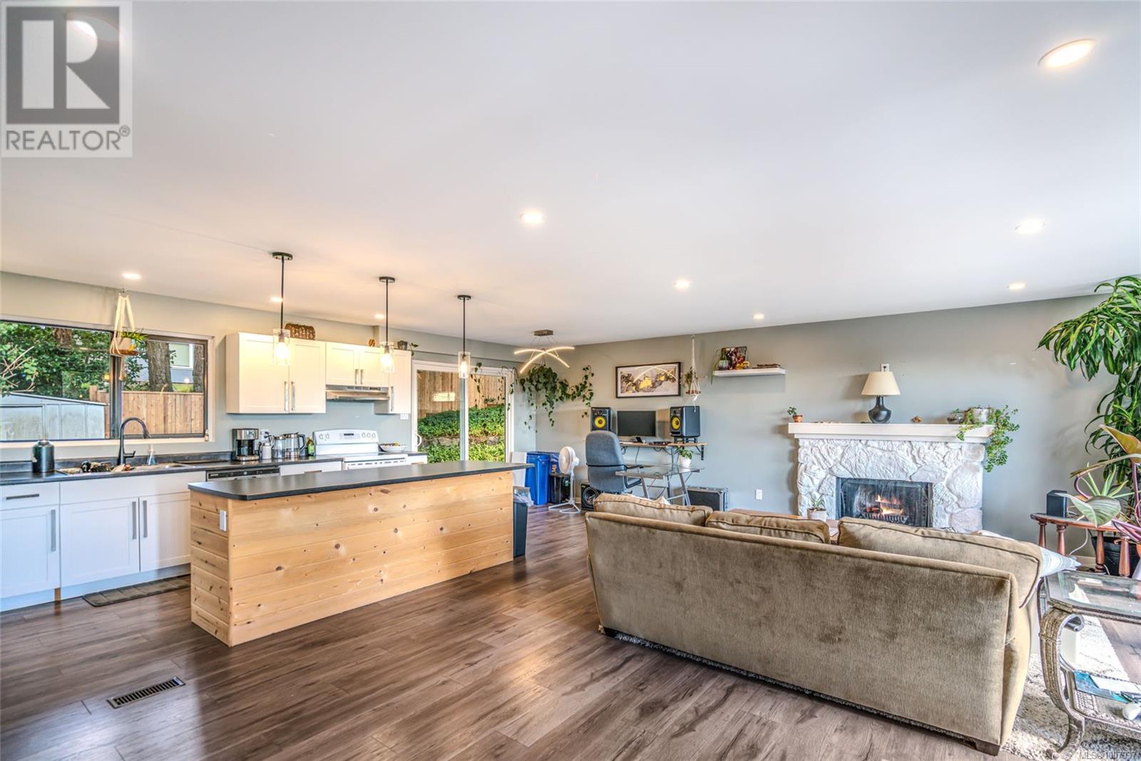 3809 Morris Pl