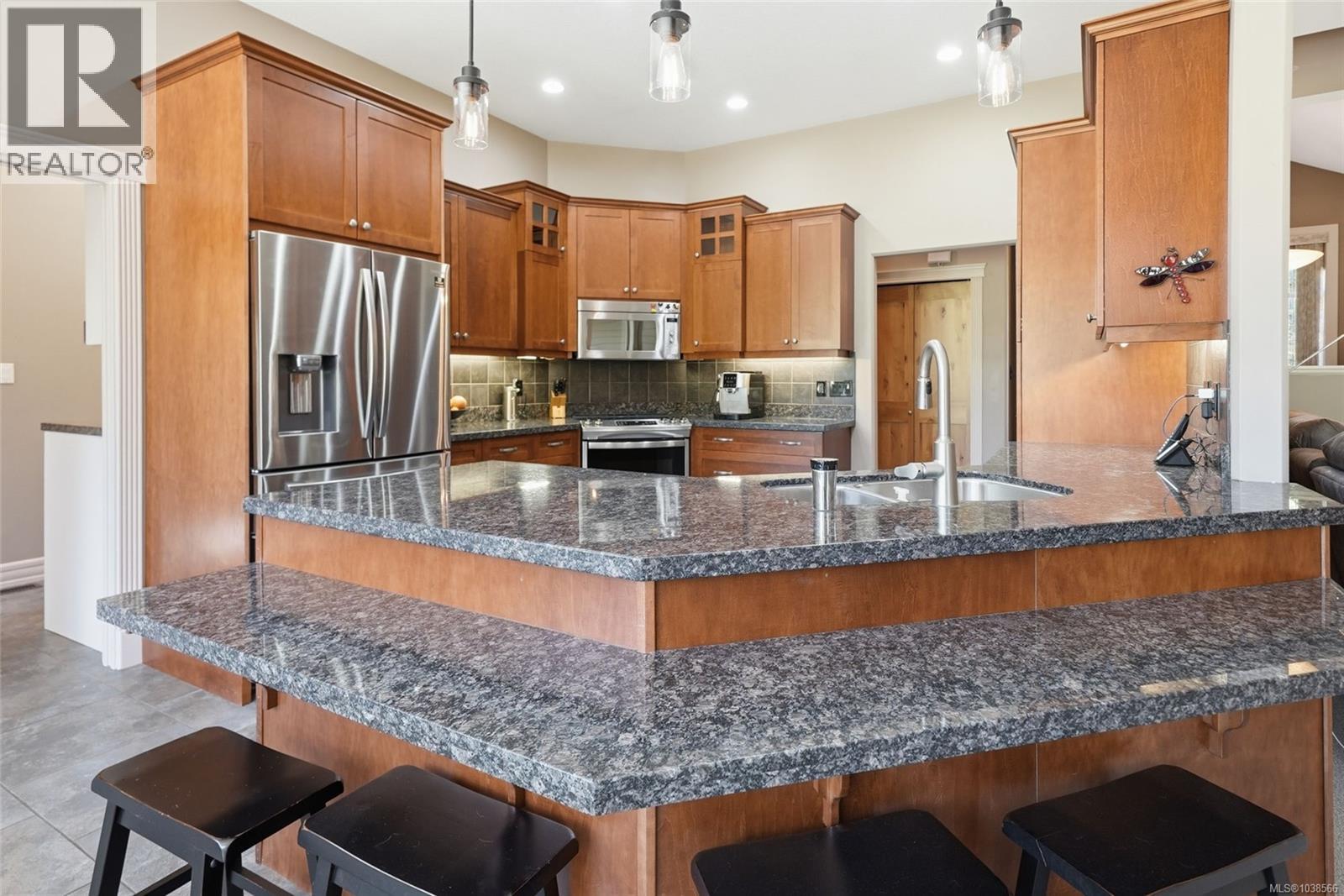 990 View Rd