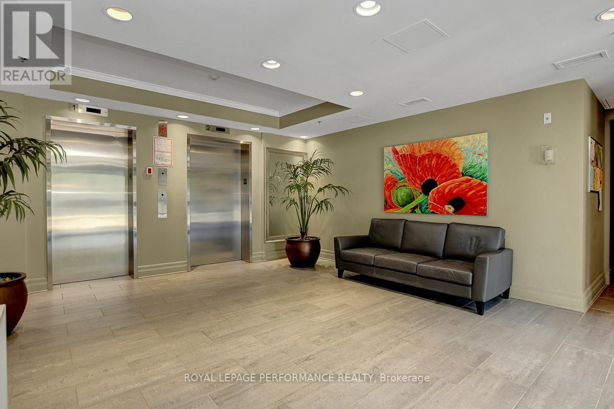 PH2 - 260 BESSERER STREET