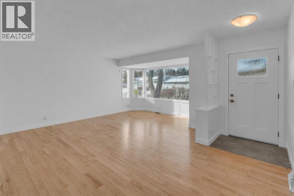 6312 Thorncliffe Drive NW