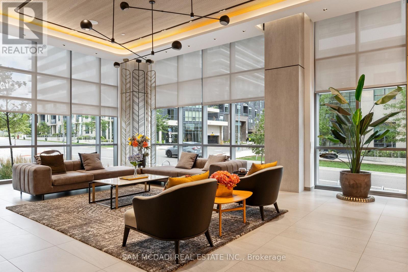 1405 - 65 ANNIE CRAIG DRIVE