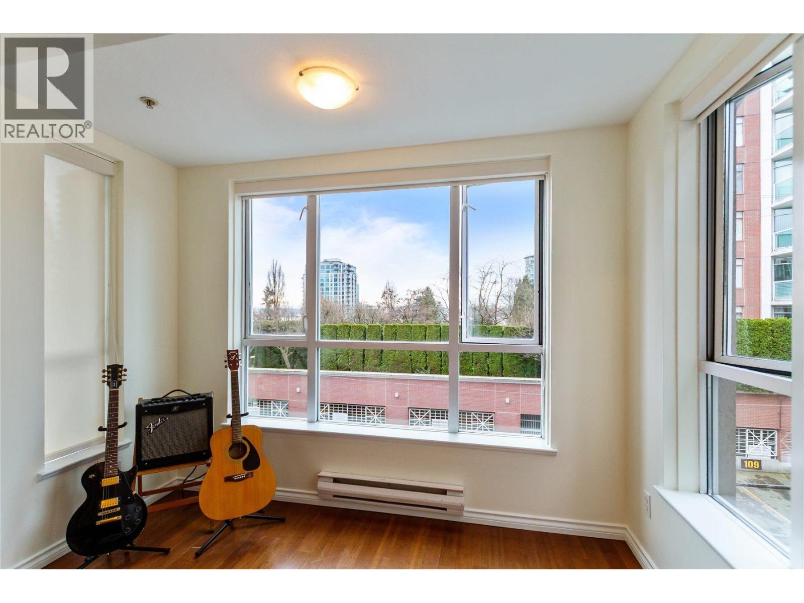 204 155 E 3RD STREET