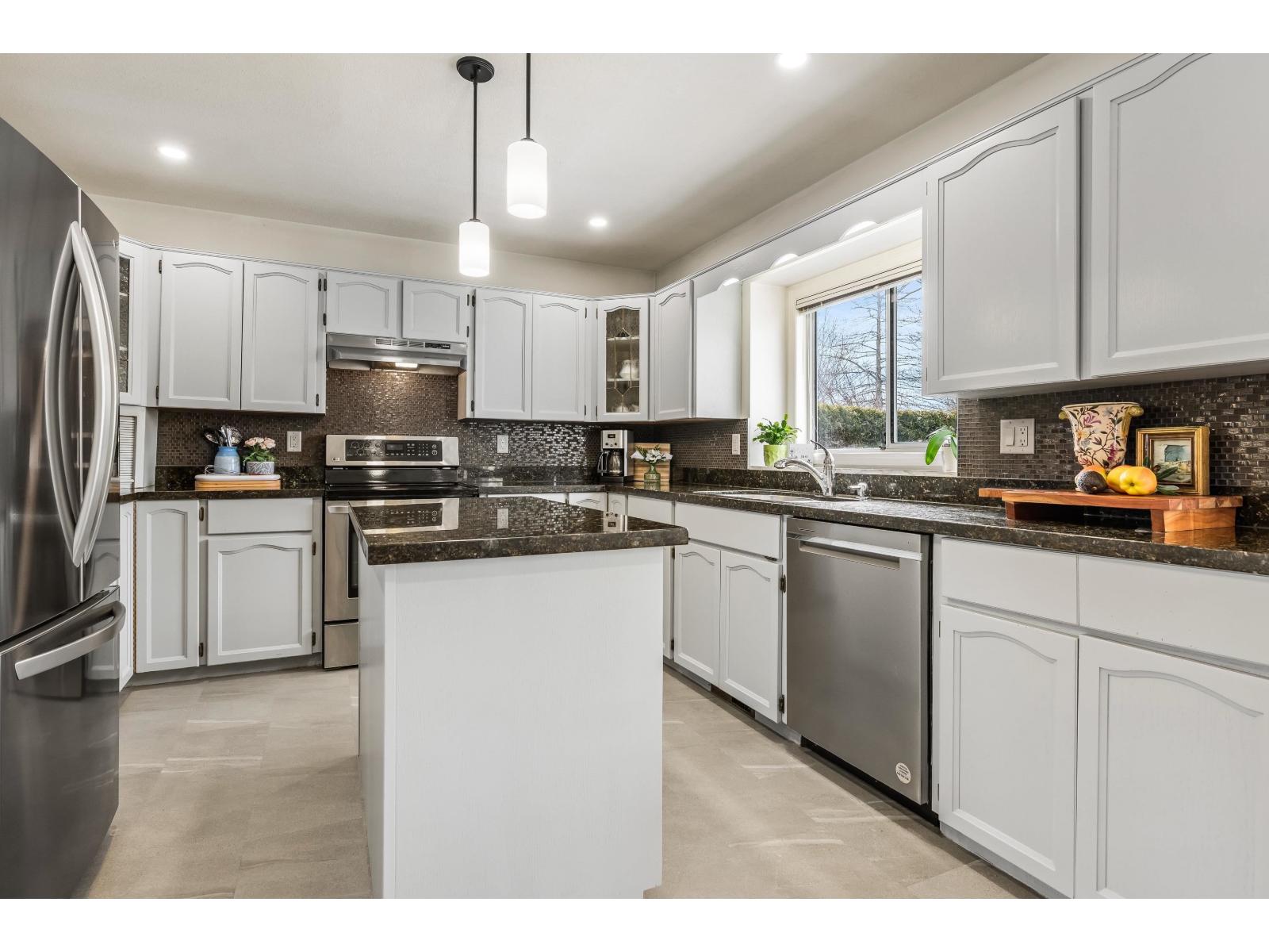 6915 COACH LAMP DRIVE|Sardis West Vedder