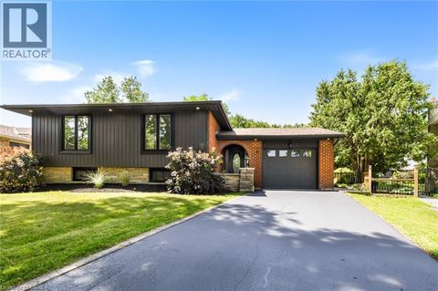 9 VENTNOR Court Brantford ON N3R6L8