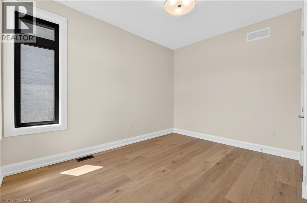 6192 CURLIN Crescent