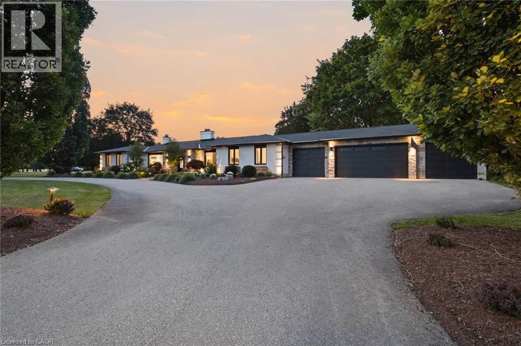 8 SQUIRE Court