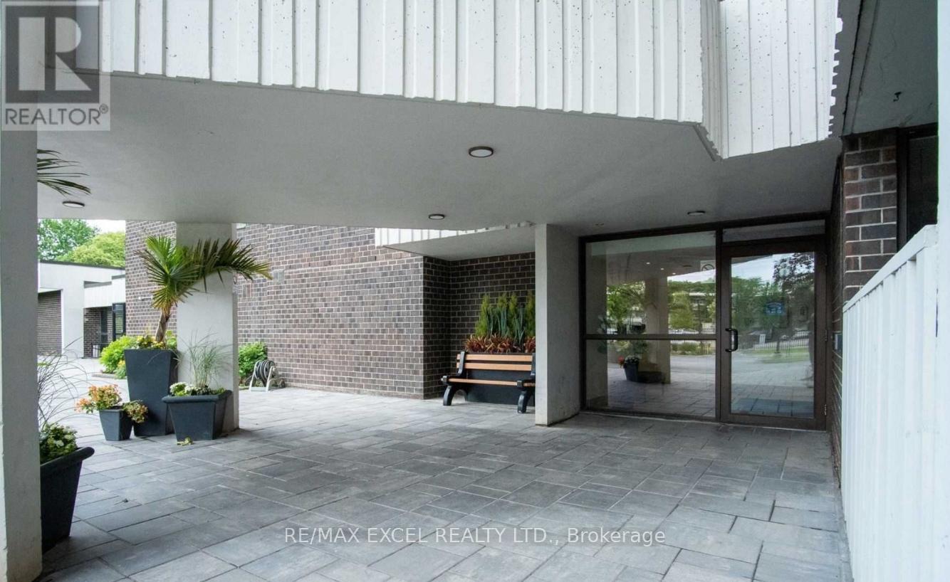 1801 - 5 OLD SHEPPARD AVENUE