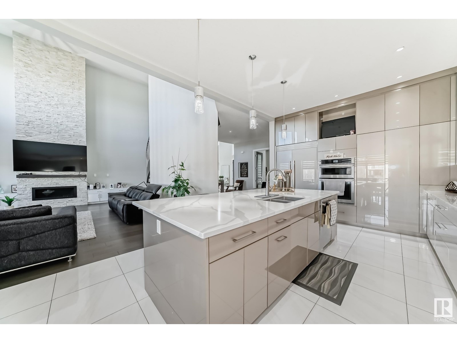 #210 52105 RGE ROAD 225