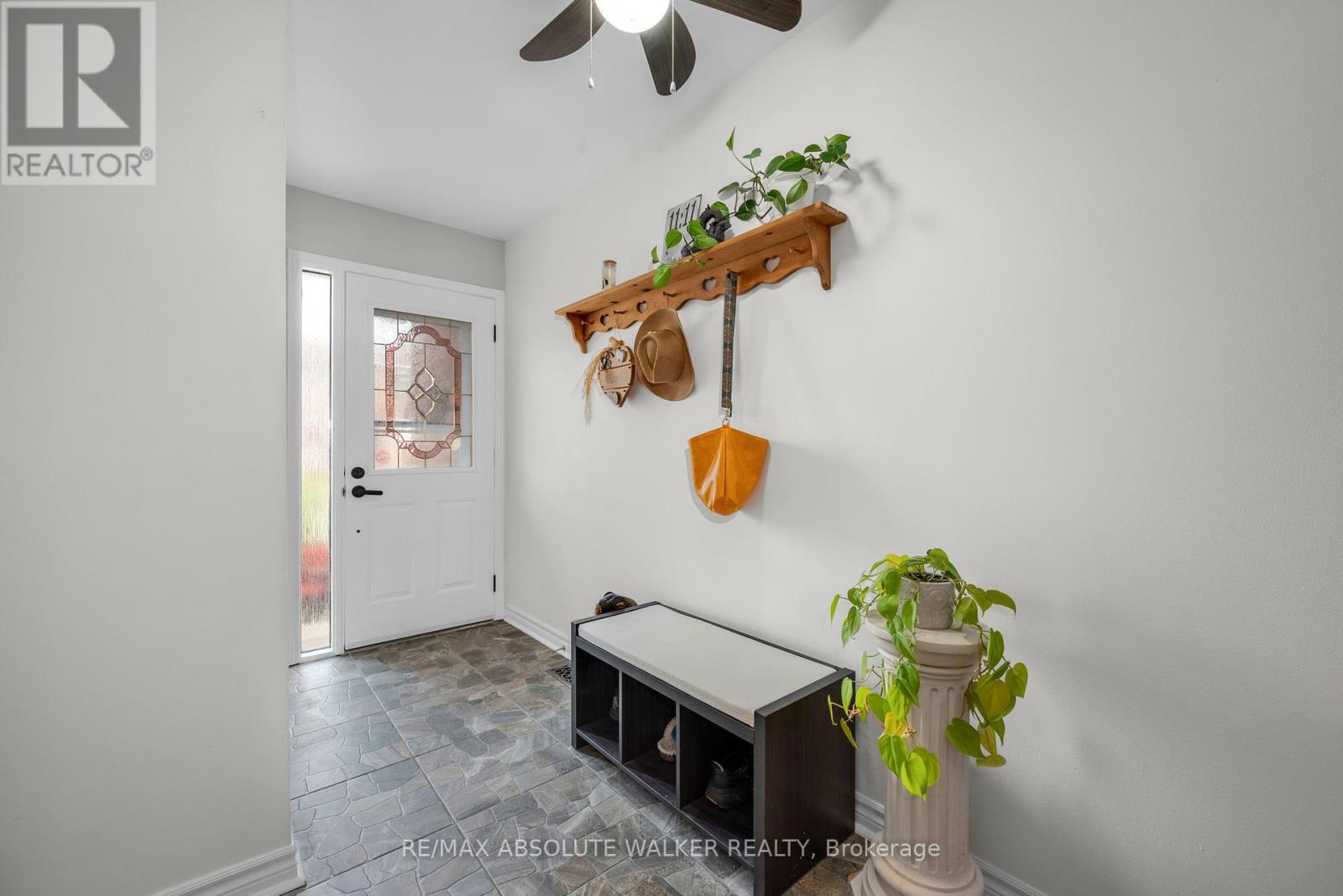 52 - 105 CLAIBORNE WAY