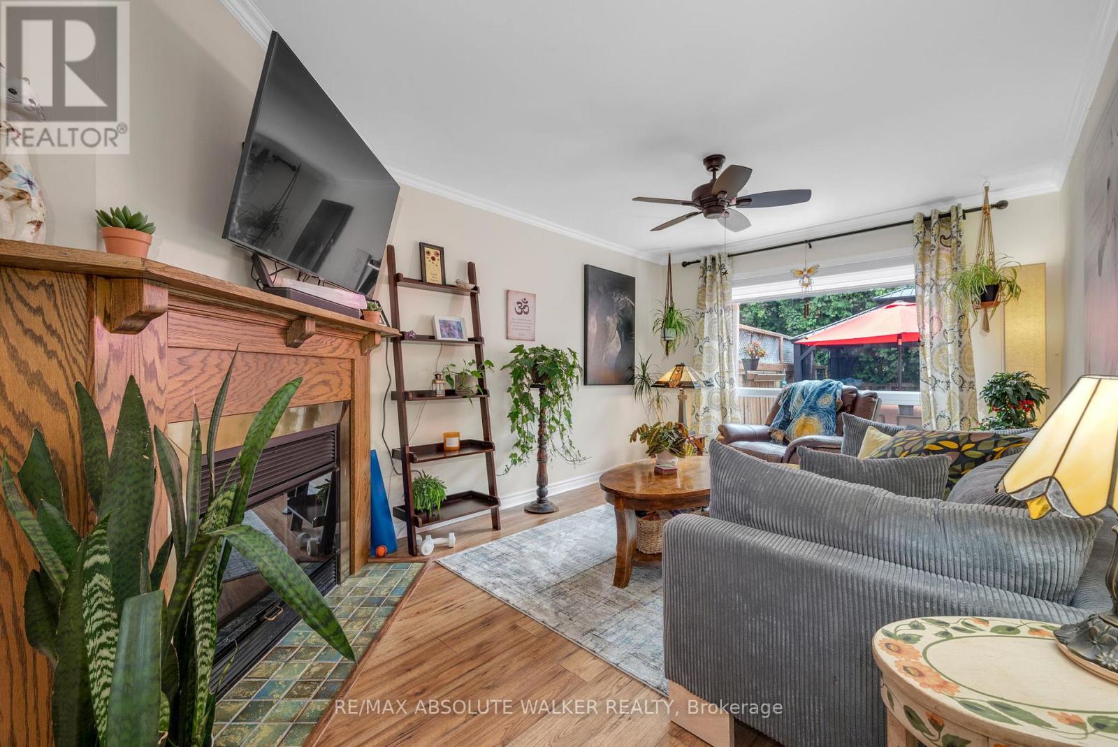 52 - 105 CLAIBORNE WAY