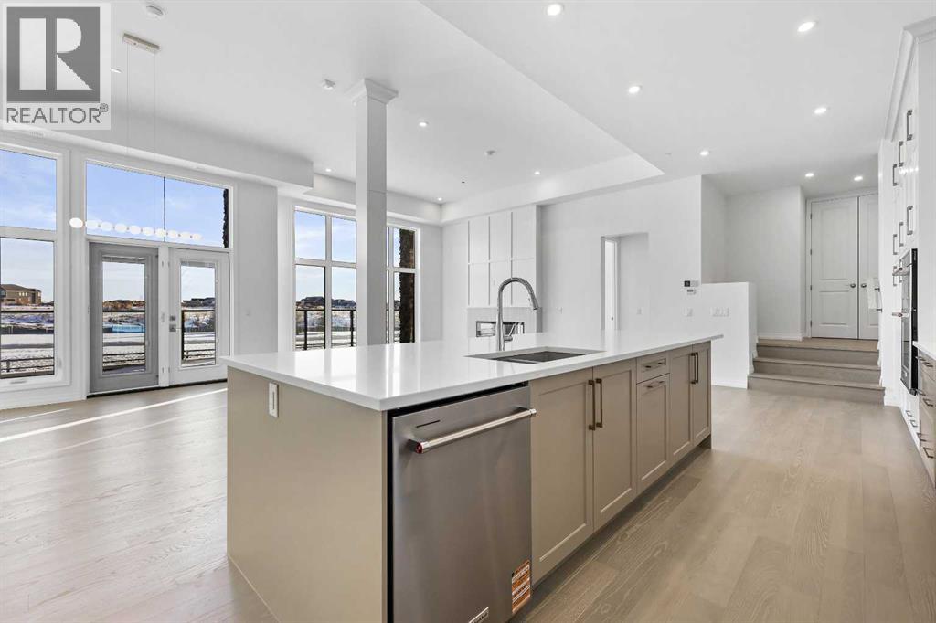 101, 140 Marina Cove SE