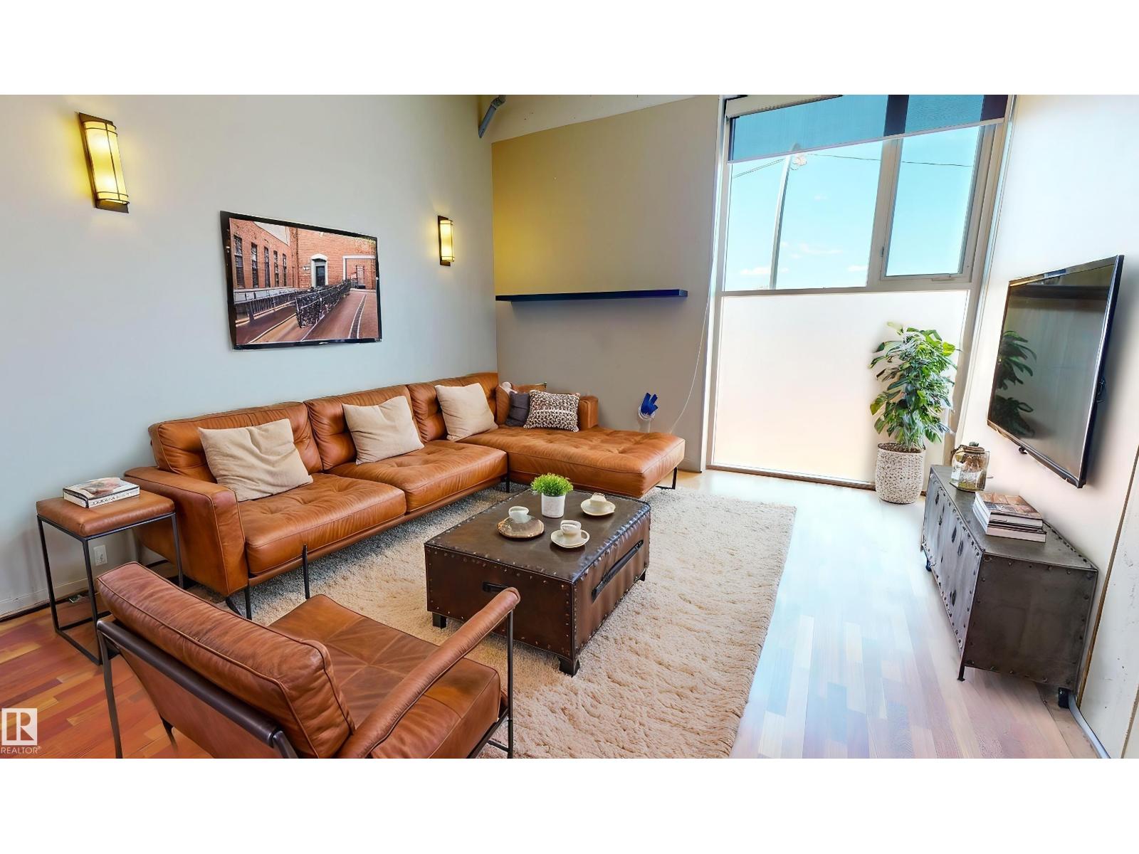 #241 10309 107 ST NW