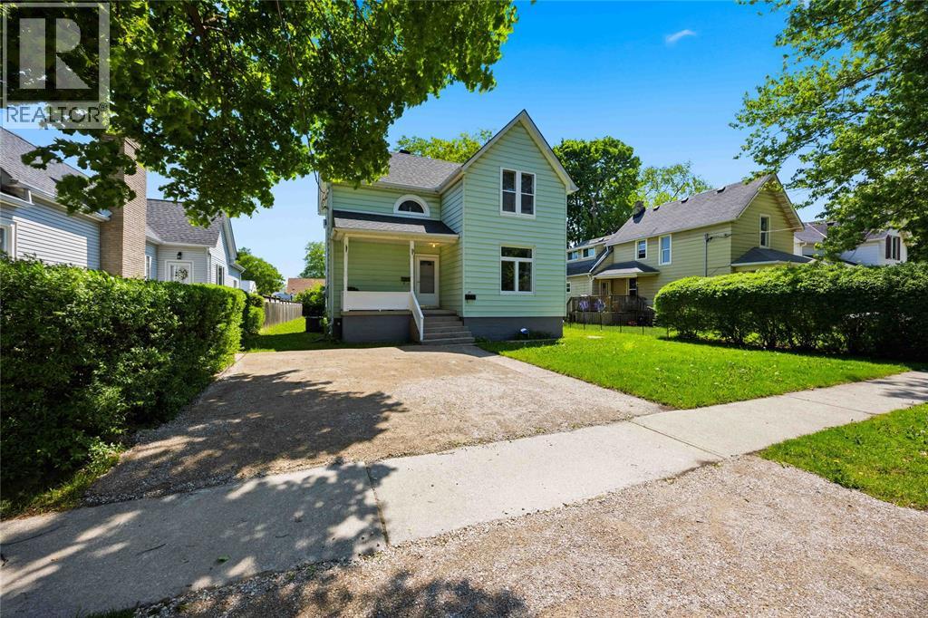 394 Palmerston STREET South