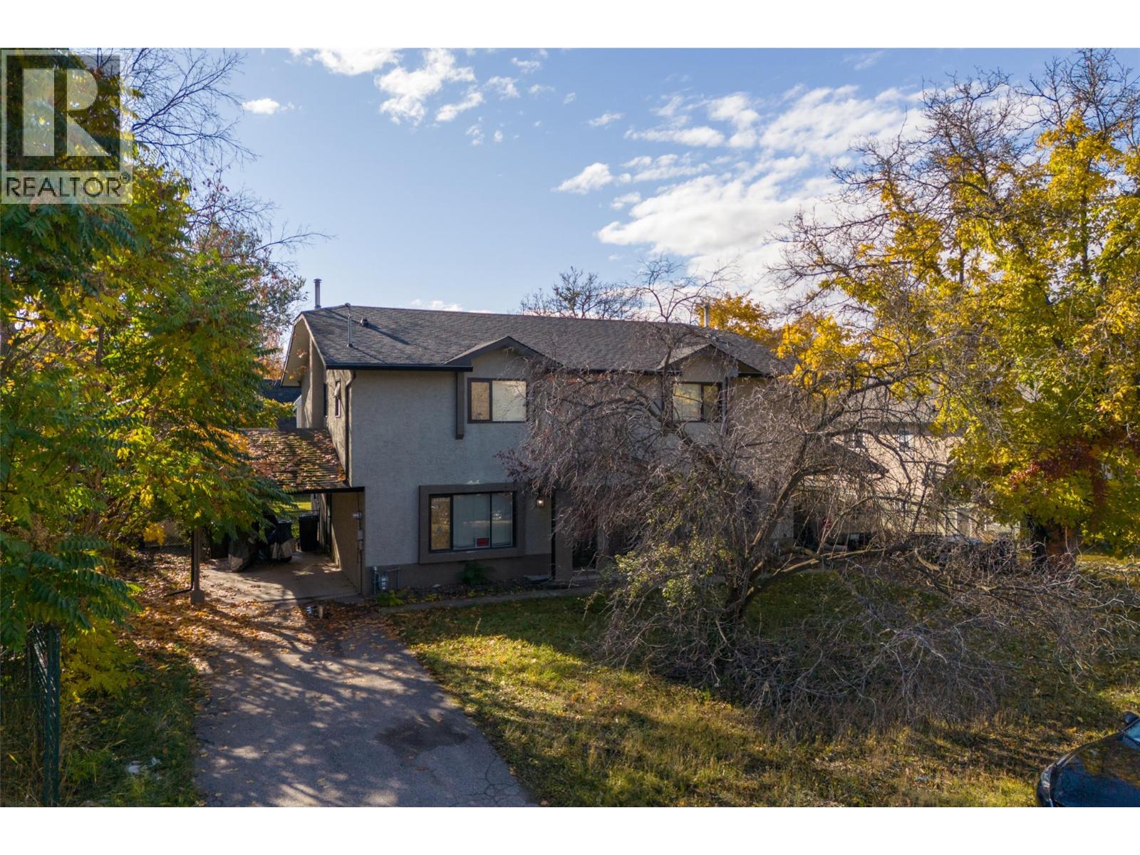 1033 / 1035 Laurier Avenue