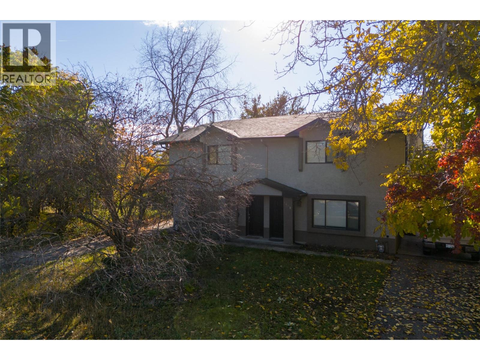 1033 / 1035 Laurier Avenue