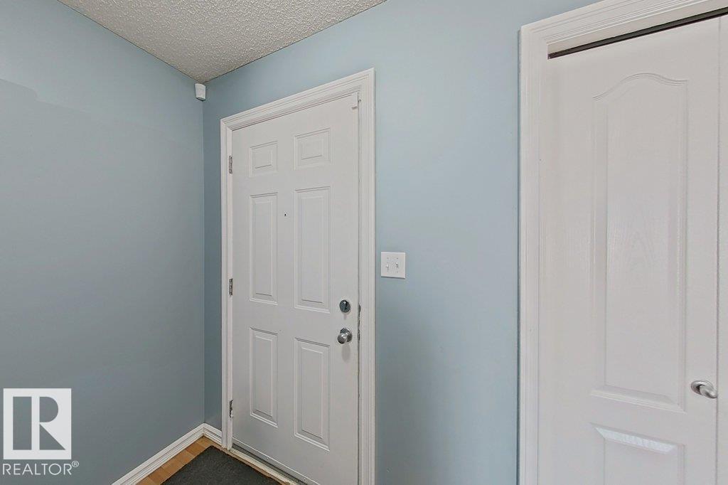 3347 24 AV NW