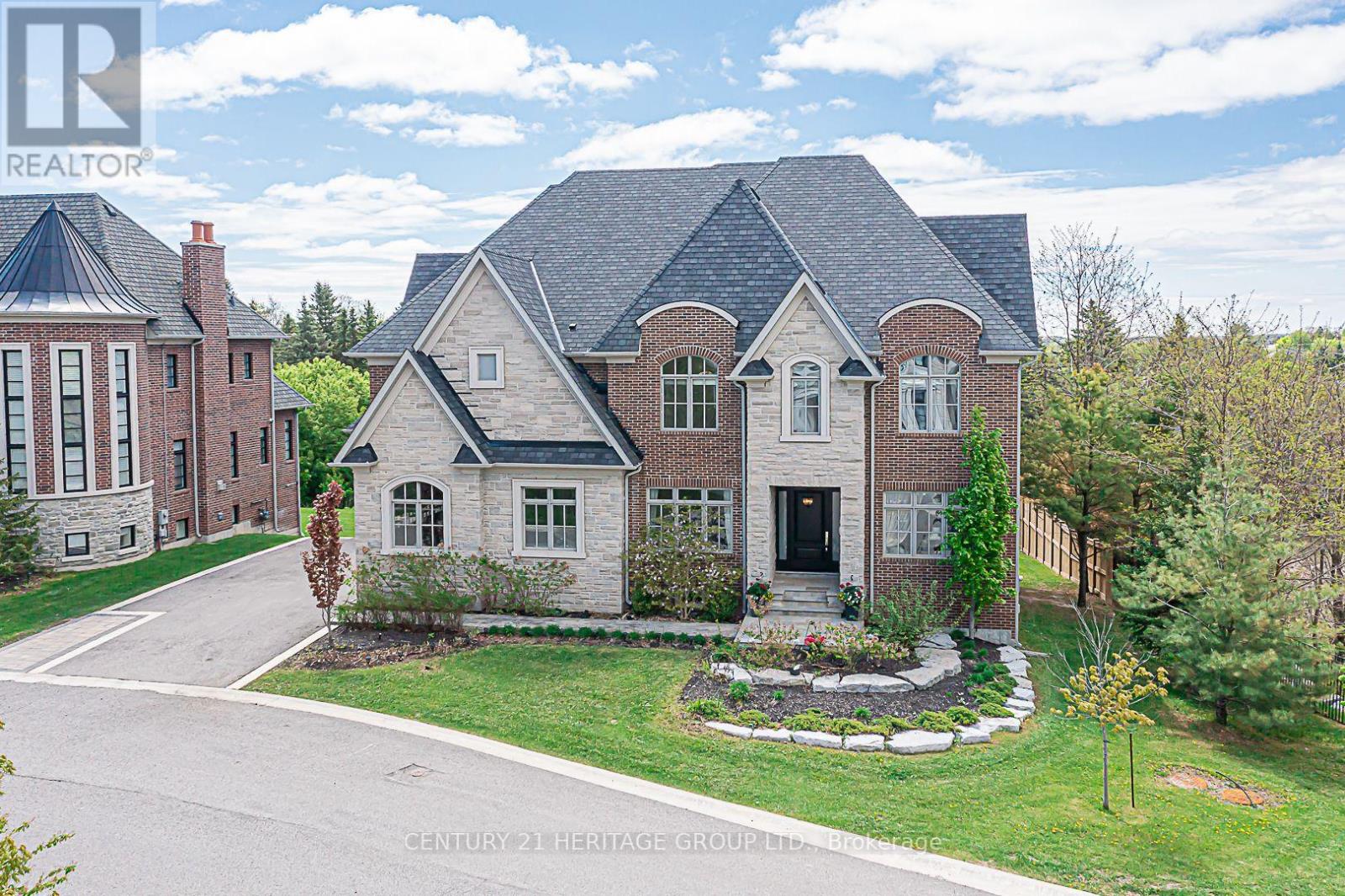 15 DAVINA CIRCLE