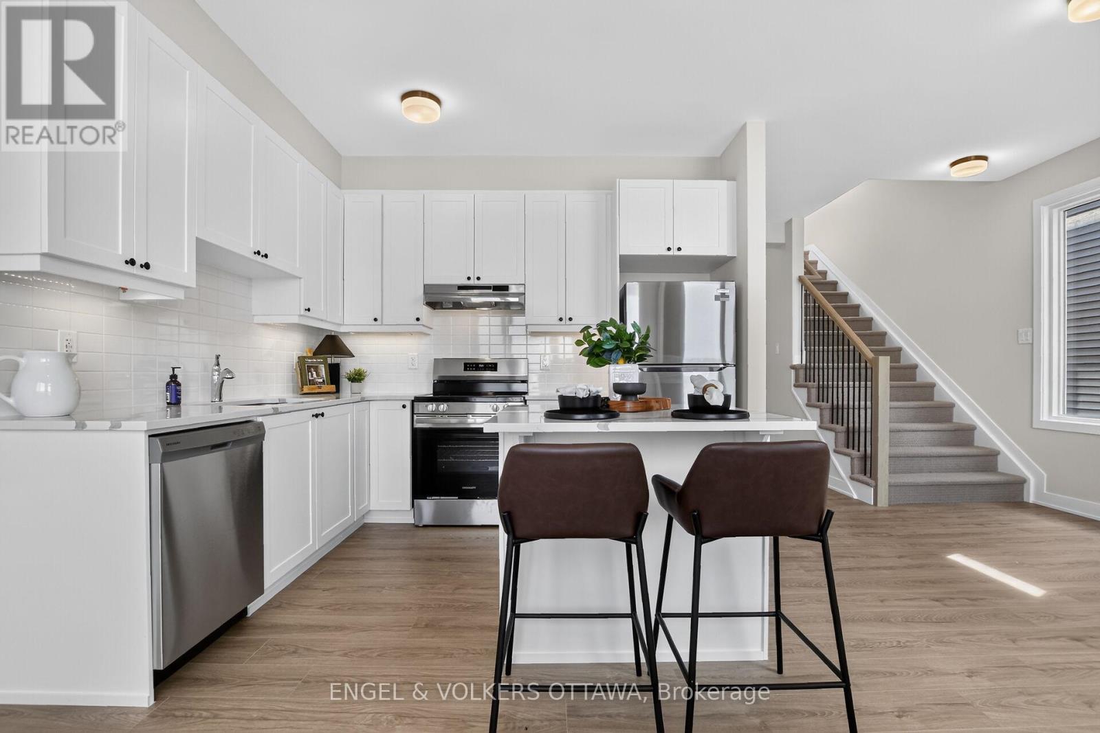 728 HAFLINGER ROW