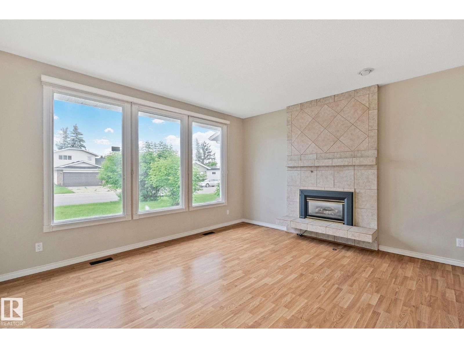 18605 86A AV NW