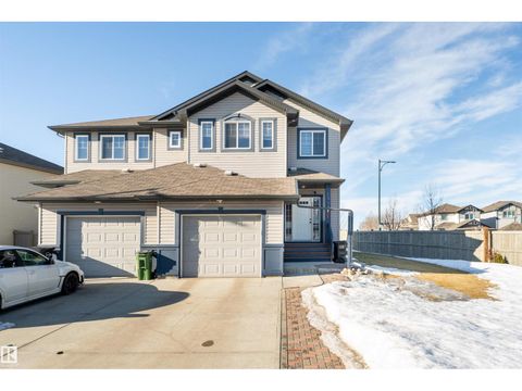 1904 118 ST SW Edmonton AB T6W2E5