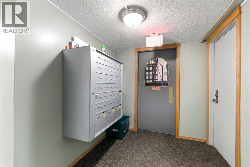 212, 1411 7 Avenue NW