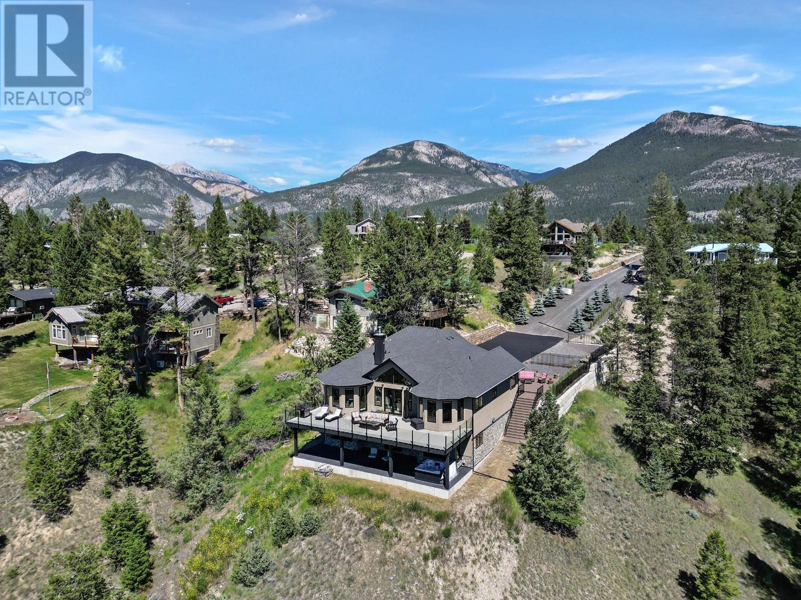 717 LAKEVIEW Drive