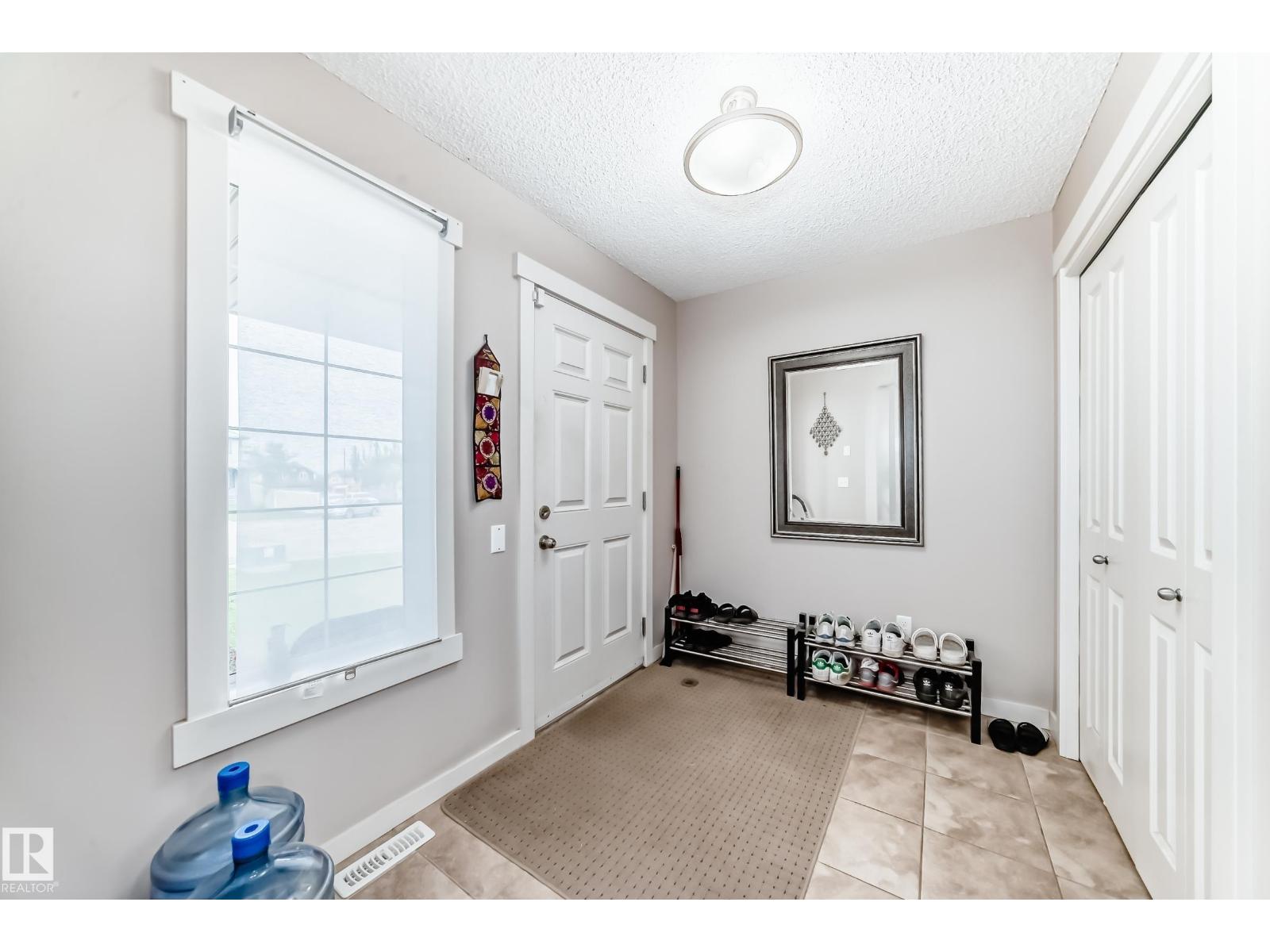 2808 36 AV NW