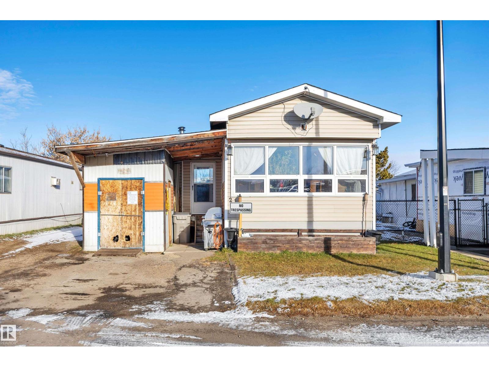 21 Calmar Mobile Home Park