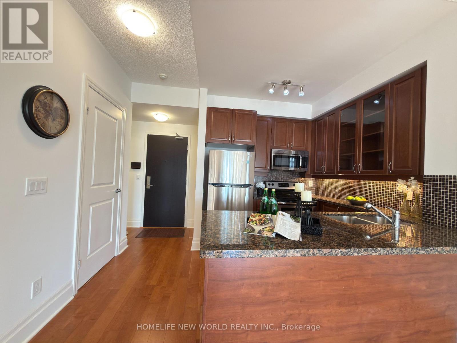 403 - 151 UPPER DUKE CRESCENT