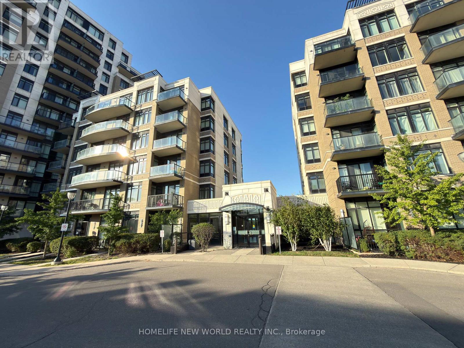 403 - 151 UPPER DUKE CRESCENT