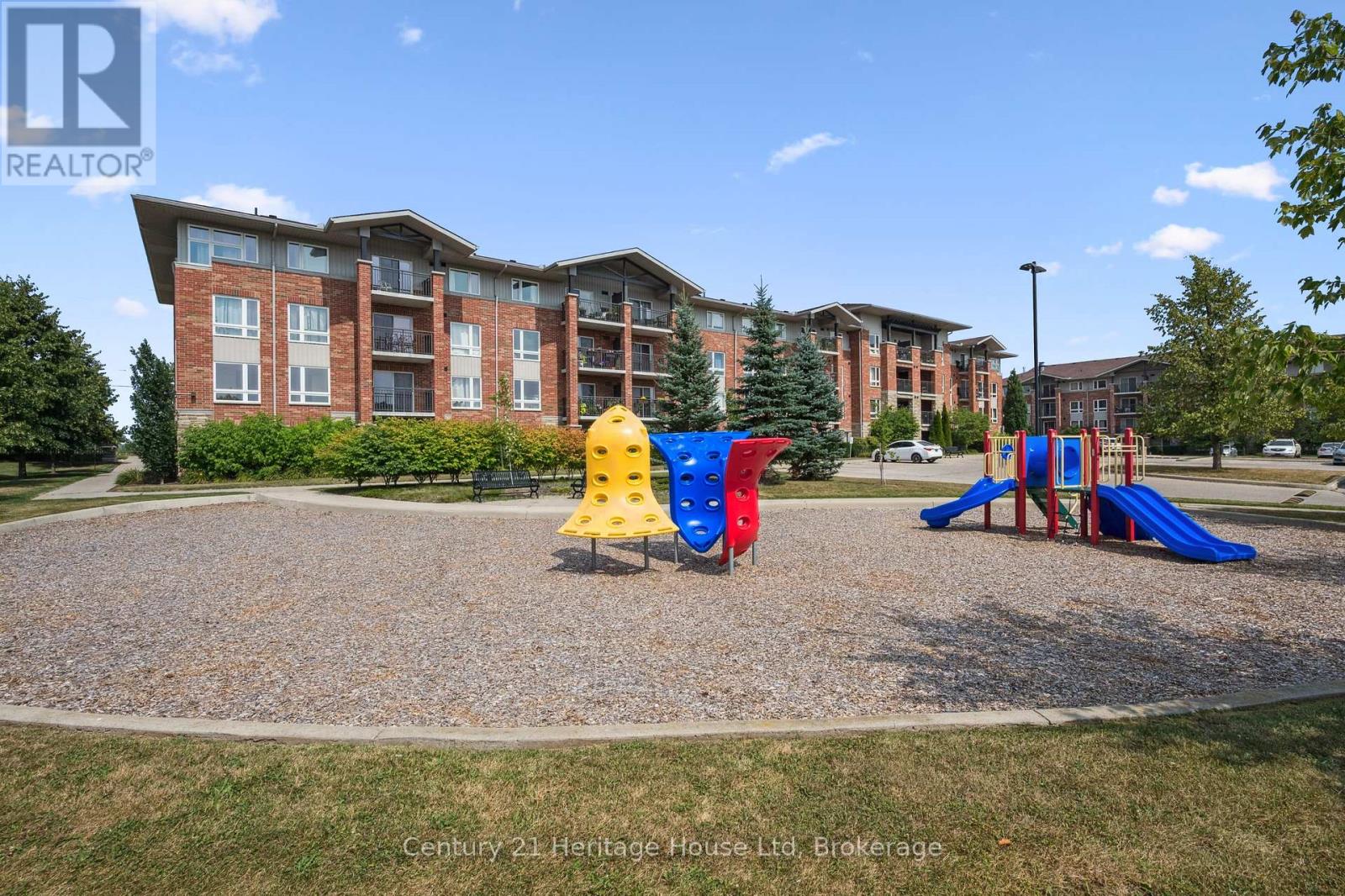 206 - 60 LYNNMORE STREET