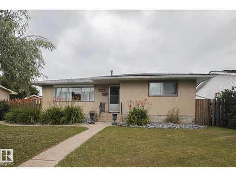 10319 45 ST NW Edmonton AB T6A1W8