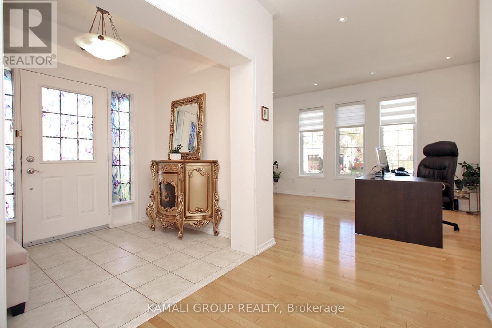 6 GLENIS GATE