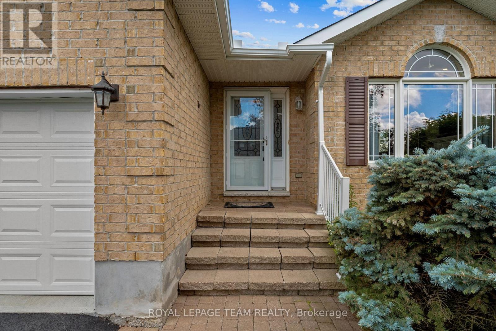 6 STONEHAVEN WAY