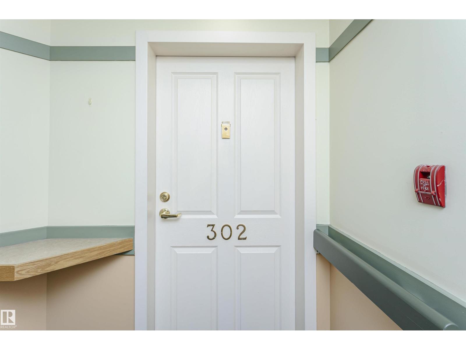 #302 78 MCKENNEY AV