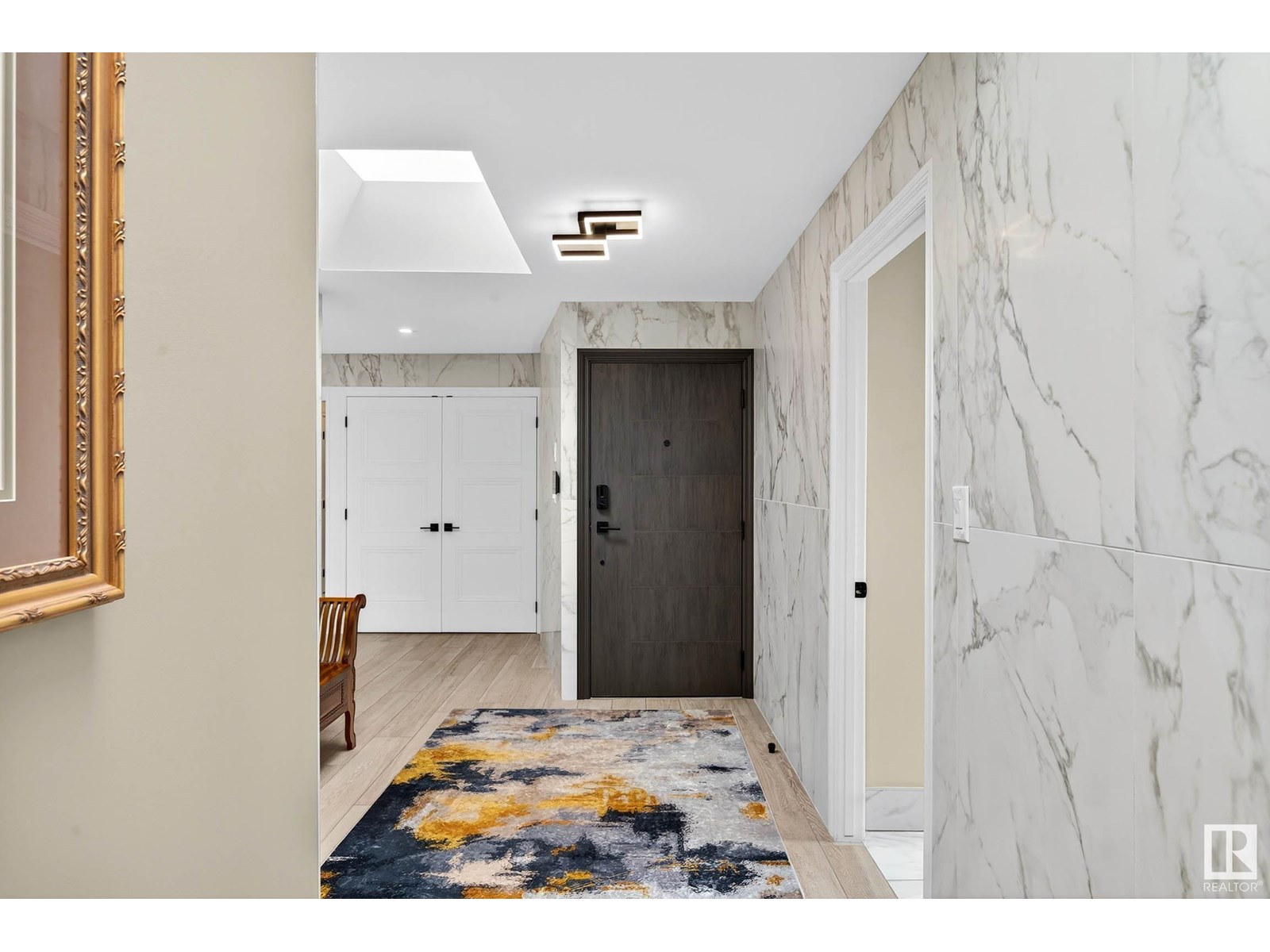 #1601 10045 118 ST NW